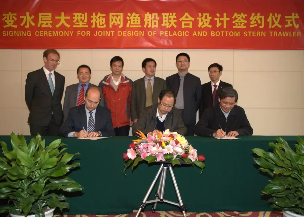 The signing of the contract for the new Chinese trawler