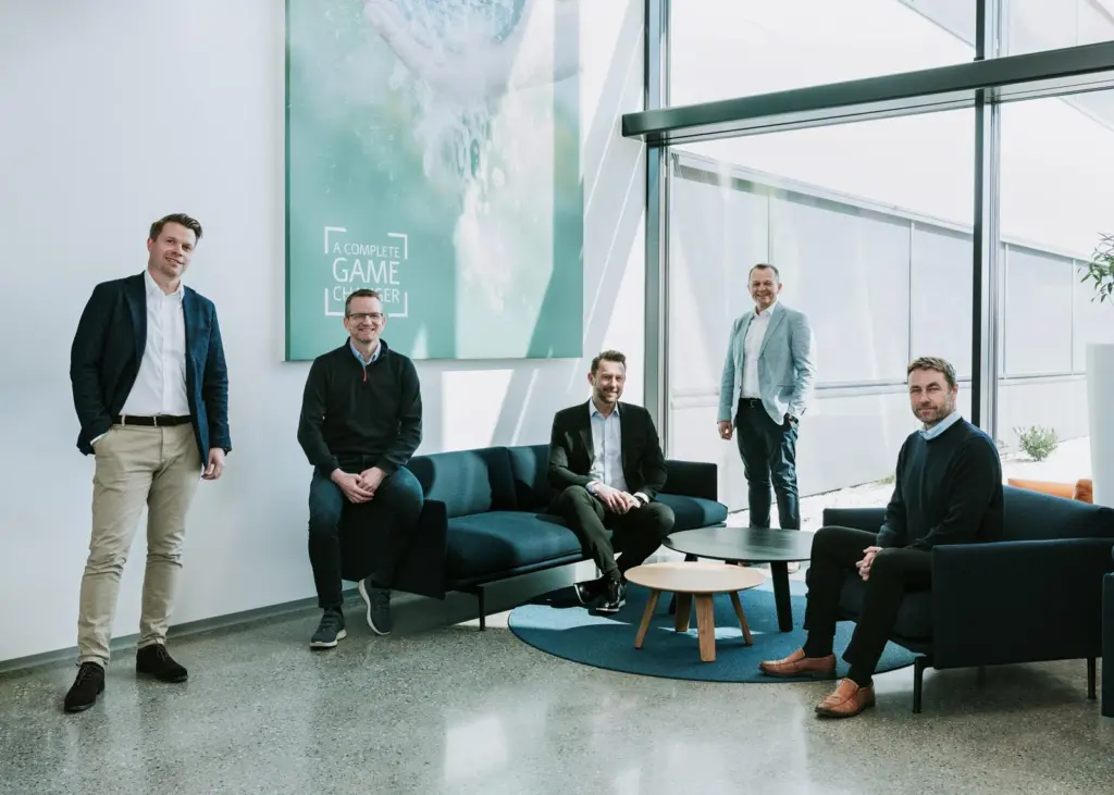 (l-r) Frank Edvard Vike (MMC First Process), Bjørnar Flem (Artec Aqua), Petter Leon Fauske, Børre Waagan (MMC First Process) and Asbjørn Skaro (Artec Aqua) Photo: MMC First Process