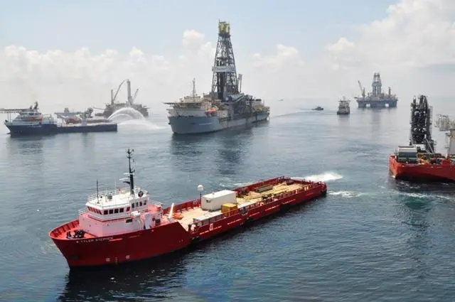 There are now more than 44,000 people working on the operation. (Photo: US Coast Guard)