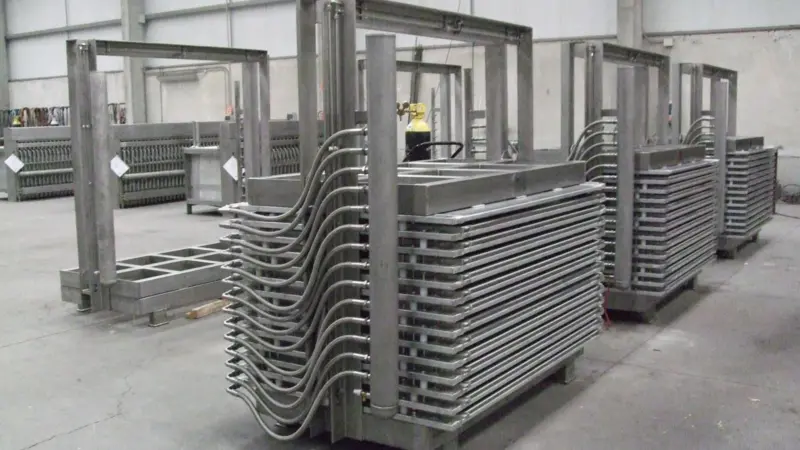 Construction of plate freezers (horizontal and vertical type) at Tucal’s factory in La Coruña
