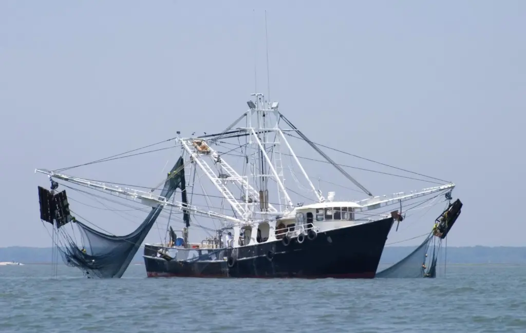 Fishing vessel with BlueTraker VMS installed