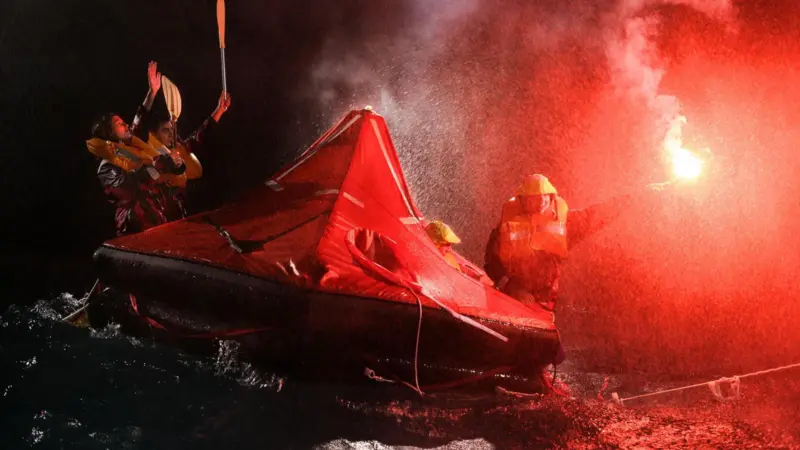 Chemring Marine is to supply Pains Wessex and Comet products to the Survitec Group