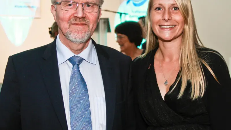 Carly Wills, Editor of World Fishing & Aquaculture with Icelandic Minister of Fisheries and Agriculture, Jón Bjarnason at the Icelandic Fisheries Awards