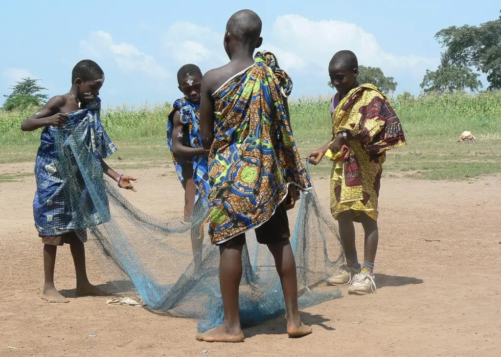 Child working or child labour in fisheries? A contentious issue
