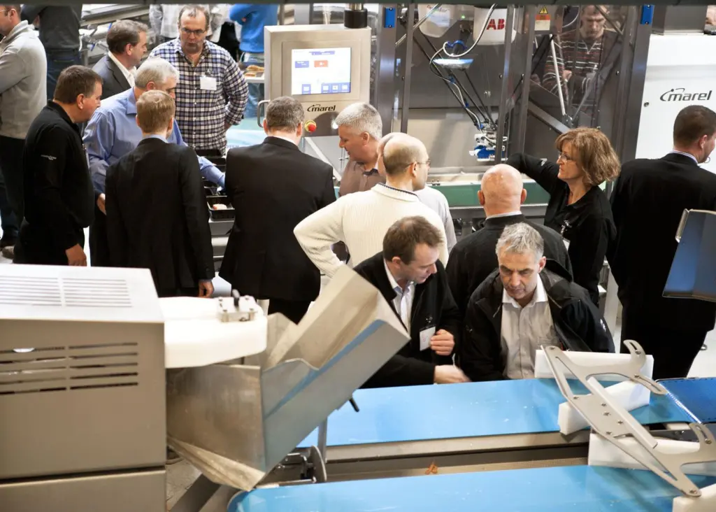 More than 200 executives representing 93 companies from 23 countries watched demonstrations of Marel’s latest salmon processing equipment at its Salmon Showhow last month