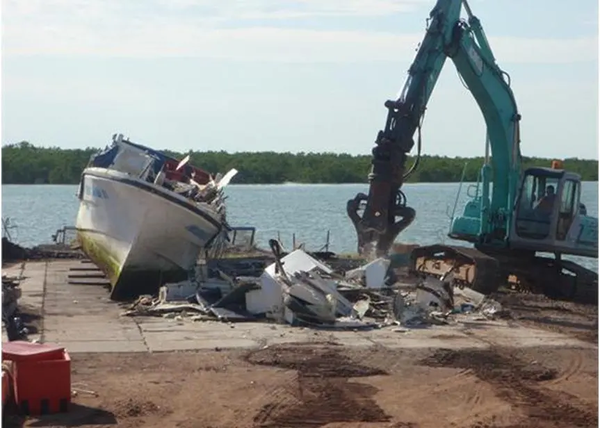 AFMA officers destroyed the apprehended Indonesian fishing vessel 'Jimbar Wana' under the supervision of biosecurity inspectors