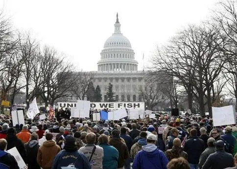 5,000 fishermen and representatives of the US fishing industry rallied in front of Capitol Hill in 2010