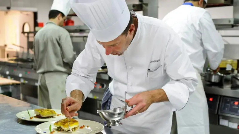 Lionel Rigolet prepares food during the WWF/Euro-Toques event in Brussels. © Jock Fistick/WWF