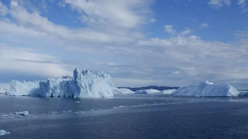 Icebergs in Disko Bay. Credit: Algkalv (Creative Commons Attribution-Share Alike 3.0 Unported)