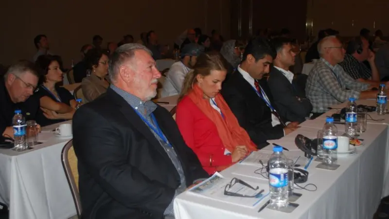00_59746_Conference-2