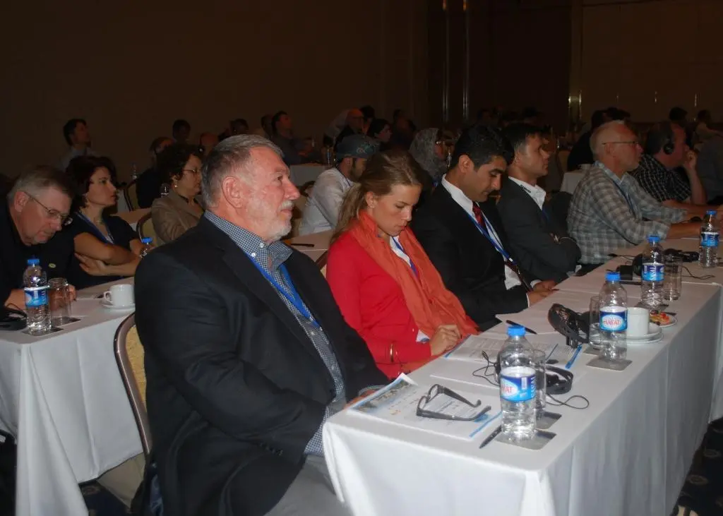 00_59746_Conference-2