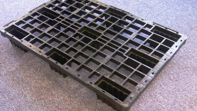 PPS' new light export plastic pallet
