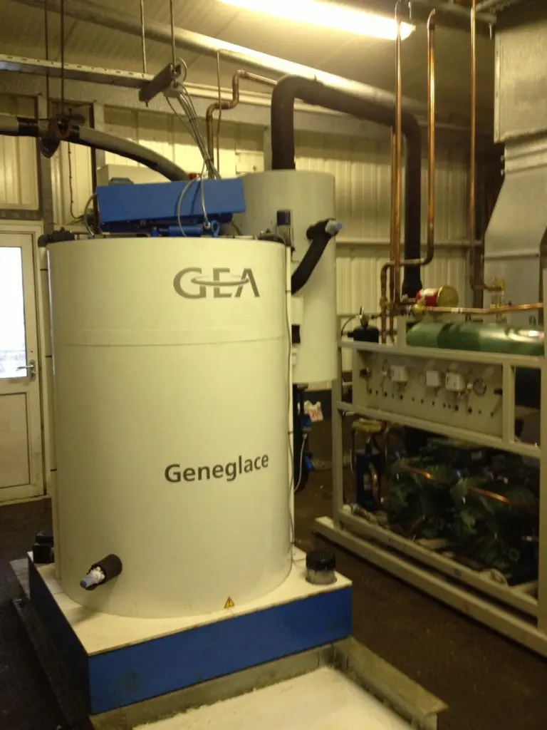 ACE Refrigeration won the contract with the Northern Ireland Fishery Harbour Authority to replace the existing flake ice plant at Ardglass Harbour in County Down which had become inefficient and also relied on R22 Gas