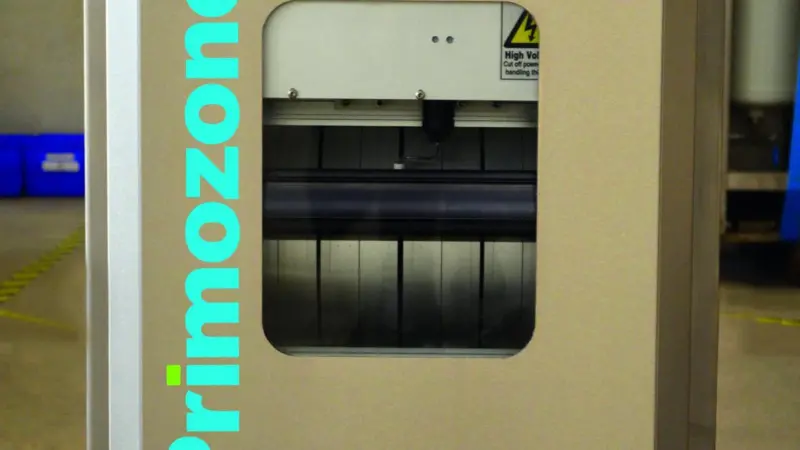 Ozone is a tool for the removal of fine particles and dissolved organics in fish tanks