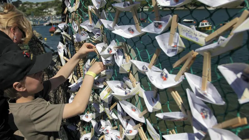 The public have shown their support for low impact fishing. Photo: Markel Redondo/Greenpeace