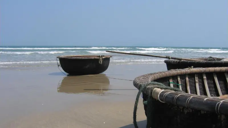 Fishing coracles in Vietnam. Credit: Gilad Rom/CC-BY-2.0