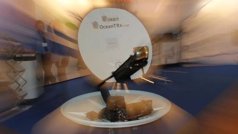 The ORBIT Ocean TRx™ 4 1.15 m antenna