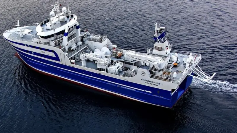'Andenesfisk I' is equipped with a fillet fish process plant and outfitted with electric motor driven fishing winches on deck