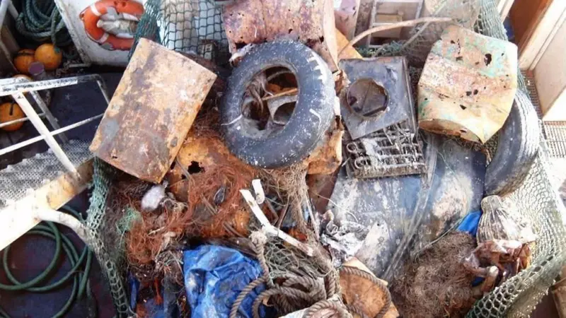 Currently, 154 fishing vessels from across the south west are "Fishing for Litter"