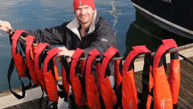 The Mullion Compact 150N CE PFD