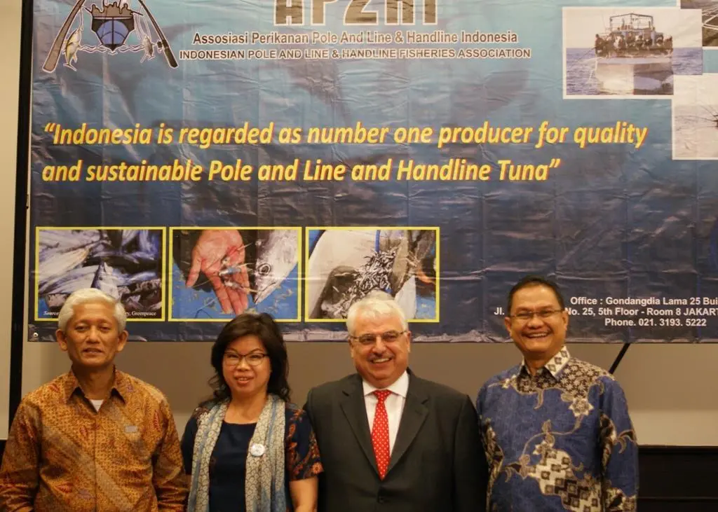 L-R: Saut P. Hutagalung, Director General of Fish Processing and Marketing, MMAF; Yanti Djuari, Chair of AP2HI; John Burton, Chairman of IPNLF; and Rusnadi Padjung, Deputy Assistant for Investment, KPDT. © IPNLF