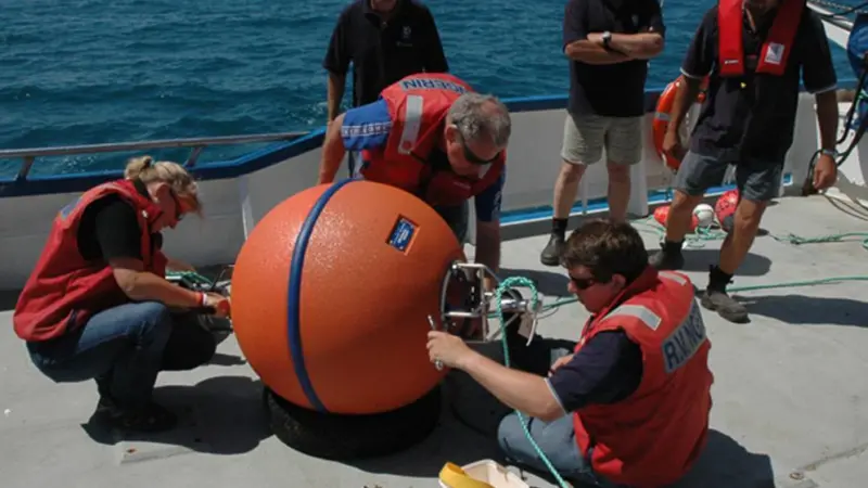 SAIMOS researchers deploying an ocean mooring which includes an Acoustic Doplar Current Profiler. This measures pressure, oxygen, turbidity (water cloudiness), fluorescence (chlorophyll concentration) and PAR (the amount of biologically importan...