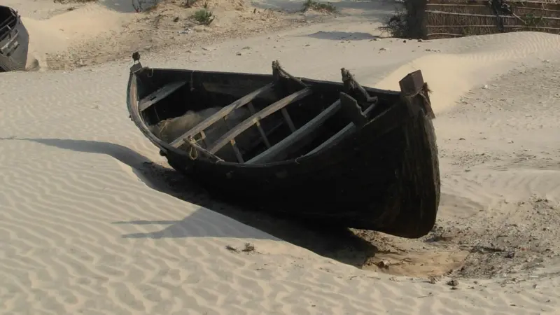 Small-scale fisheries generally make broader direct and indirect contributions to food security, says HLPE. Credit: Biswarup Ganguly/CC-BY-SA-3.0