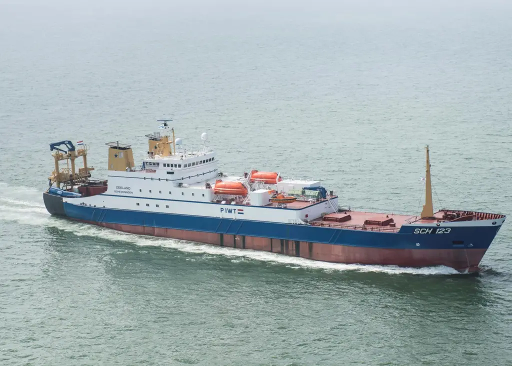 Cornelis Vrolijk and Jaczon are replacing their nylon trawls with trawls made from Dyneema®