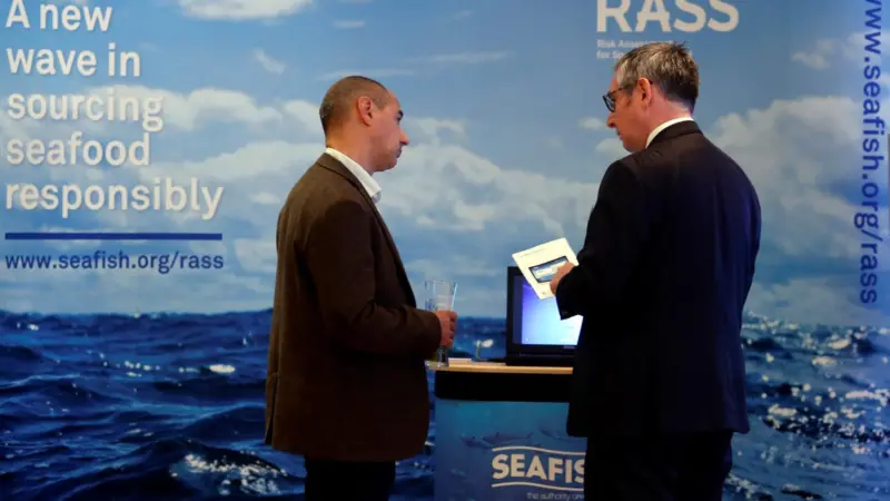 Seafish Technical Director, Tom Pickerell (right) demonstrates the RASS tool to Jose Souto from Westminster Kingsway College at the Humber Seafood Summit last week