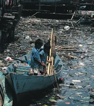 While marine pollution can be obvious, it is often the pollutants that cannot be seen that cause the most harm. Credit: Stephen Codrington/CC BY 2.5
