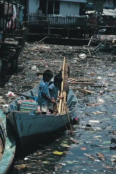 While marine pollution can be obvious, it is often the pollutants that cannot be seen that cause the most harm. Credit: Stephen Codrington/CC BY 2.5