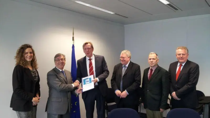 Left to right: Aurora Vicente (AIPCE-CEP Secretary General), Commissioner Vella, Guus Pastoor (AIPCE President), Andrew. Kuyk (AIPCE Vice-President), Pierre Commere (AIPCE Vice-President), Peter Bamberger (CEP President).