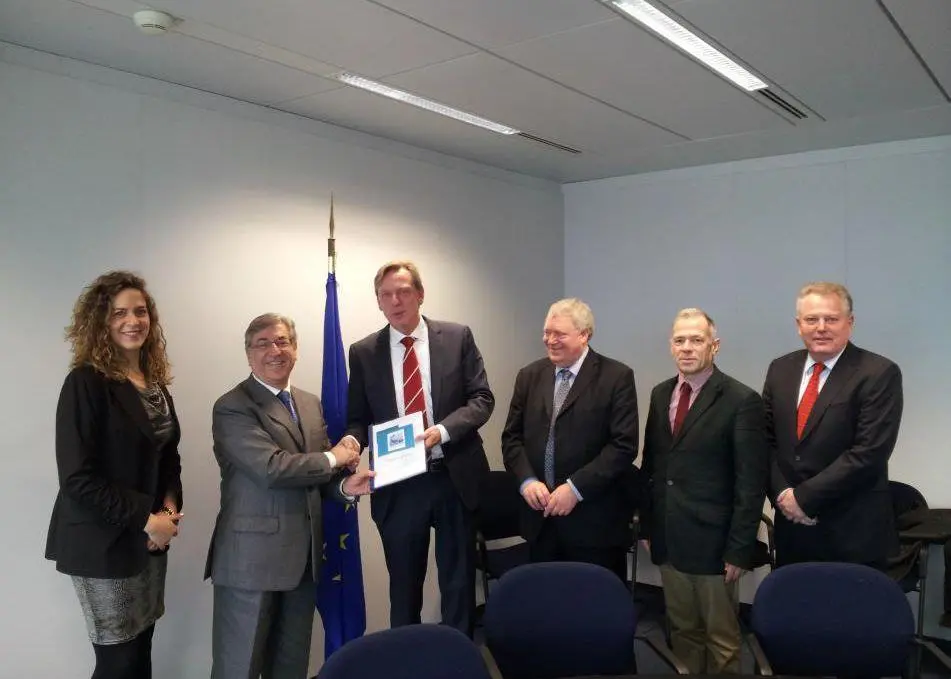Left to right: Aurora Vicente (AIPCE-CEP Secretary General), Commissioner Vella, Guus Pastoor (AIPCE President), Andrew. Kuyk (AIPCE Vice-President), Pierre Commere (AIPCE Vice-President), Peter Bamberger (CEP President).
