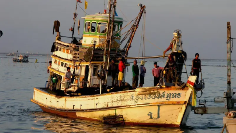 Sustainability is not limited to the fishery, but also includes the fishermen and their communities. Credit: SeaDave/CC BY 2.0, via Wikimedia Commons