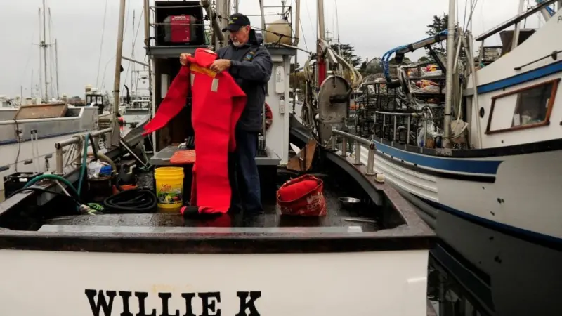 Every year Coast Guard members conduct free, dock-side inspections of crab vessels before the opening of crab season as part of Operation Safe Crab. Credit: U.S. Coast Guard photo by Petty Officer 2nd Class Pamela J. Boehland