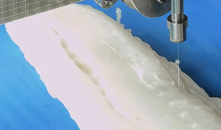 Marel’s FleXicut is a trimming robot for high precision bone detection and removal