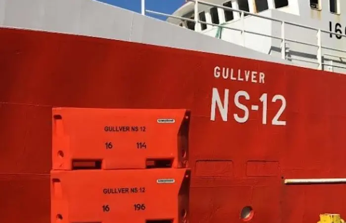 Red tubs for Gullver