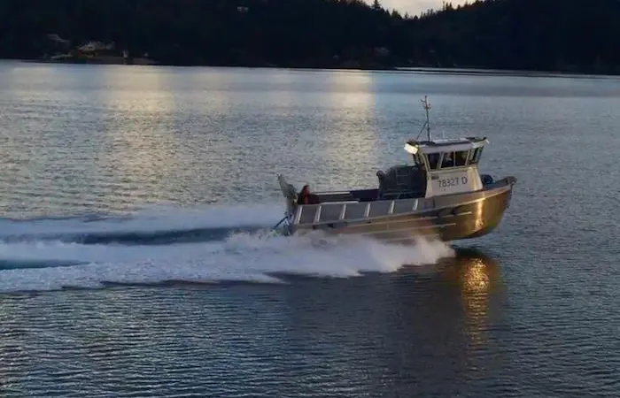 Tom Aliotti’s 'Mariola' at speed on Bellingham Bay