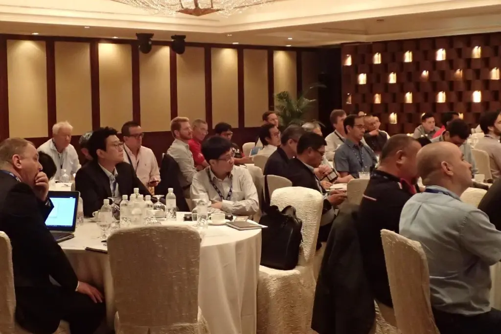 00_67015_Conference-3a