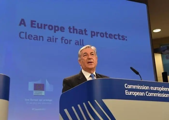 Karmenu Vella