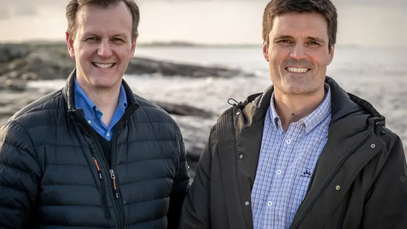(l-r) MD at Cargill Aqua Nutrition, North Sea, Fredrik Witte and Skretting Norway’s MD Erlend Sødal Photo: Leif Kjetil Skjæveland