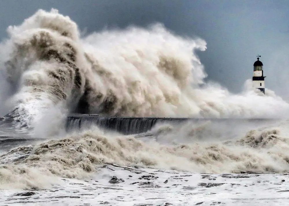 Charity competition seeks best sea photos