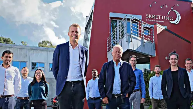 (l-r) Leiner Lache, Marcel Görmer, Amber Zheng, Robert van den Breemer, Tewodros Worku, Erik Aanensen, Job van Mil, Erling Johansen, Jenna Bowyer, Geert van Houte