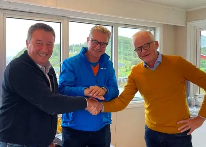 (l-r) Tarald Sivertsen, chair of Folla Alger, Norwegian Minister of Fisheries and Seafood, Odd Emil Ingebrigtsen and Knut Ellekjær, MD of Cermaq