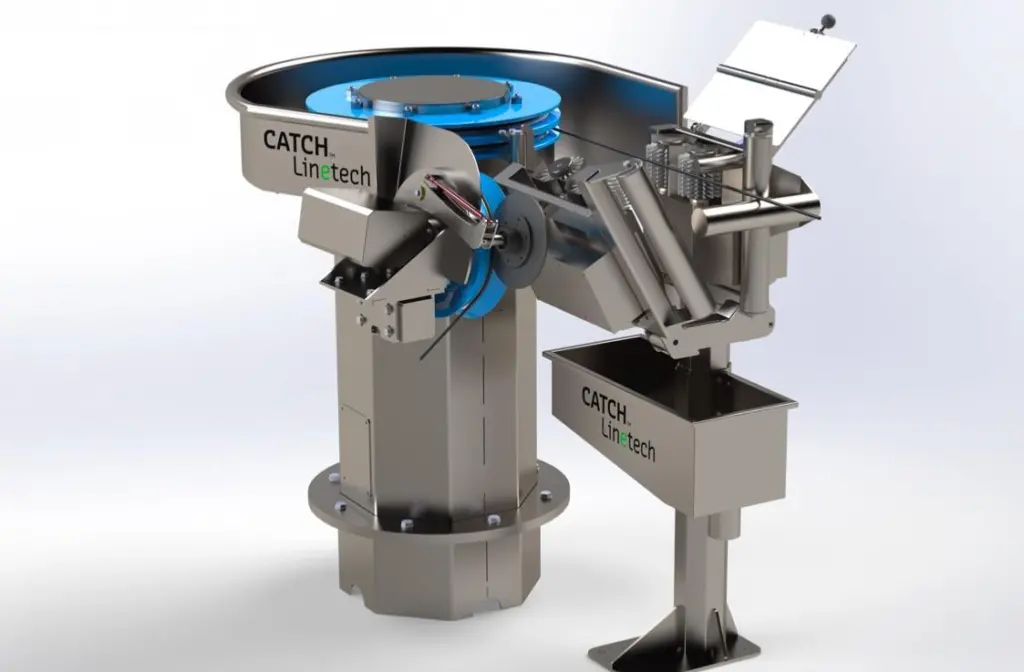 Mørenot has ventured into the market for longline hardware with a compete system of electric deck equipment, including a hauler and rotobrush, hook splitter and baiting machine