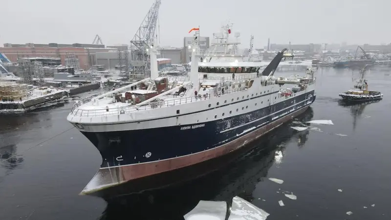 RFC’s new factory trawler Kapitan Vdovichenko leaving the Admiralty Shipyard for its first sea trials. Photo: USC