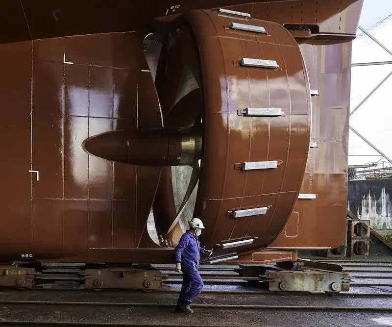 The 5-metre diameter propeller provides a 72-tonne bollard pull