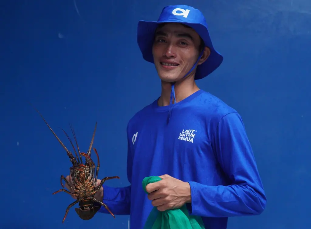 Aruna Fisherman with Lobster