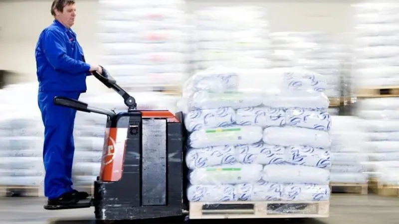 feed_pellets_bags_biomar