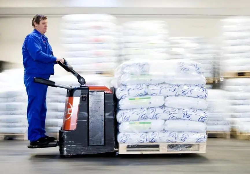 feed_pellets_bags_biomar